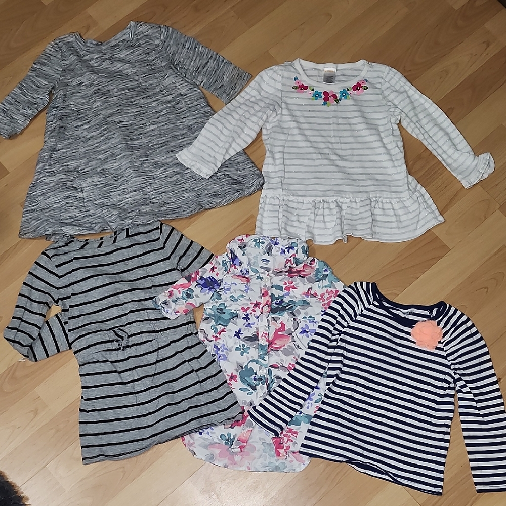 Old Navy Gray Patterned Top